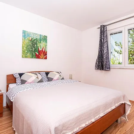 Veronika Appartement *